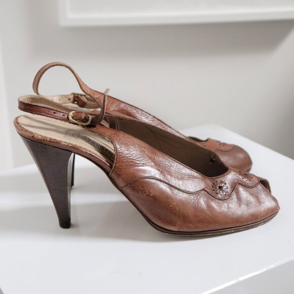 Vintage Bandolino Italy Brown Leather Peep Toe Floral Sandals - Picture 3 of 11